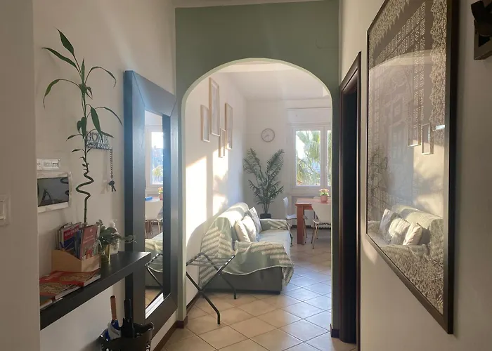 Bellavista , Bright And Stylish Two Bedroom In The Historic Center Апартаменты