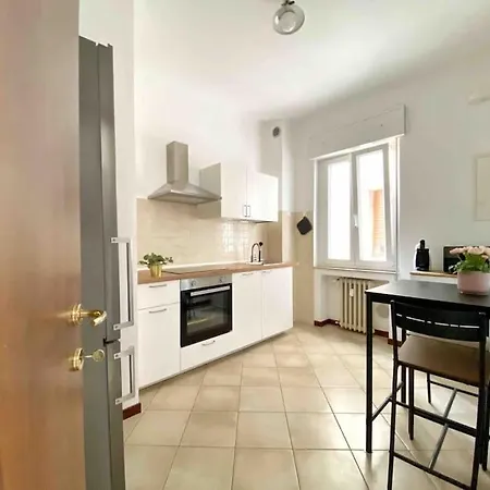 Bellavista , Bright And Stylish Two Bedroom In The Historic Center 拉文纳