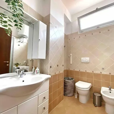 Bellavista , Bright And Stylish Two Bedroom In The Historic Center Lejlighed