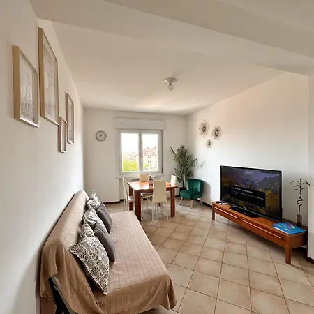 Bellavista , Bright And Stylish Two Bedroom In The Historic Center *